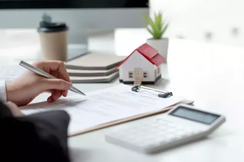 Loan officer vs mortgage broker: which is the best option for you?