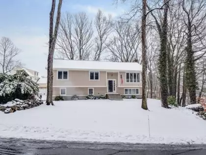 2 Tanglewood Dr, Milford, MA 01757
