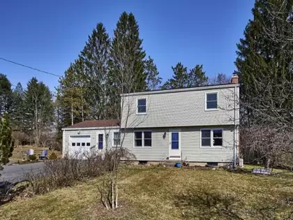 101 Columbia Dr, Amherst, MA 01002