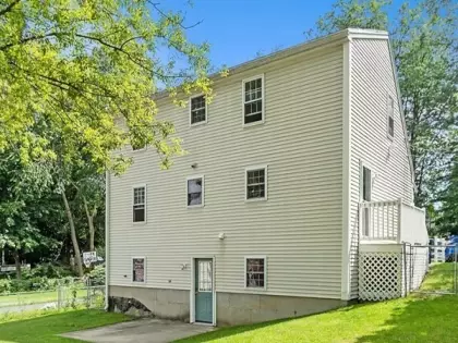 20 Laurie Dr, Leominster, MA 01453
