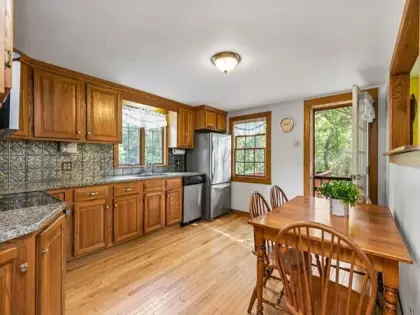 33 Rounseville Rd, Rochester, MA 02770