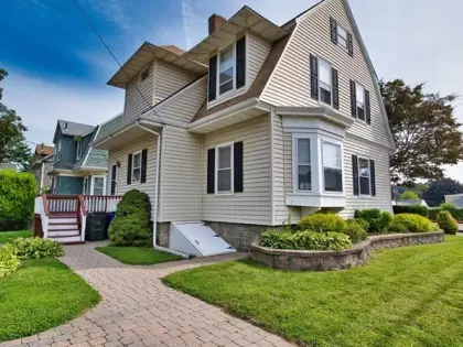956 Robeson St, Fall River, MA 02720