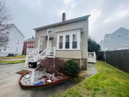471 Middle St, Fall River, MA 02724
