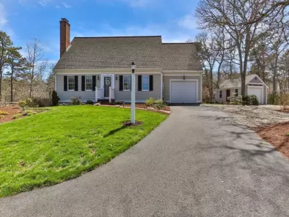 8 Teaberry Ave, Harwich, MA 02645