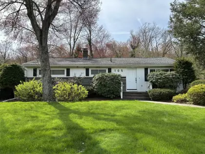105 Overlook Dr, West Springfield, MA 01089