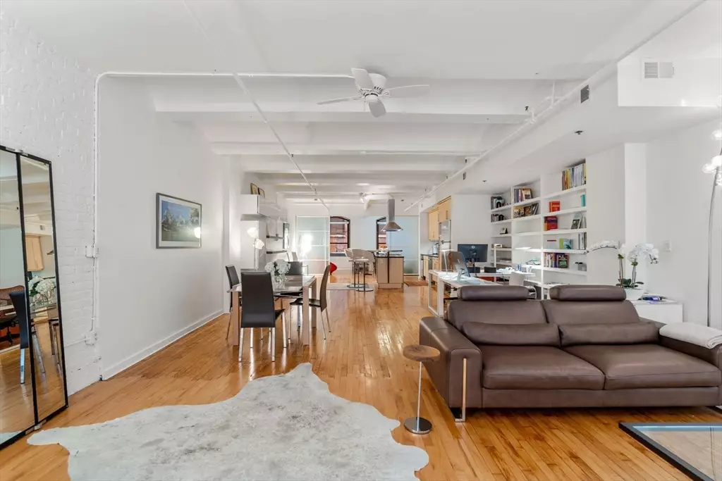 121 Beach #403, Leather District
