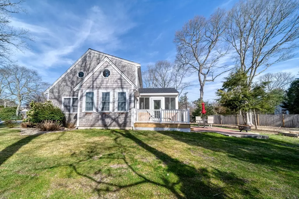 8 Sunny-Wood, Hyannis