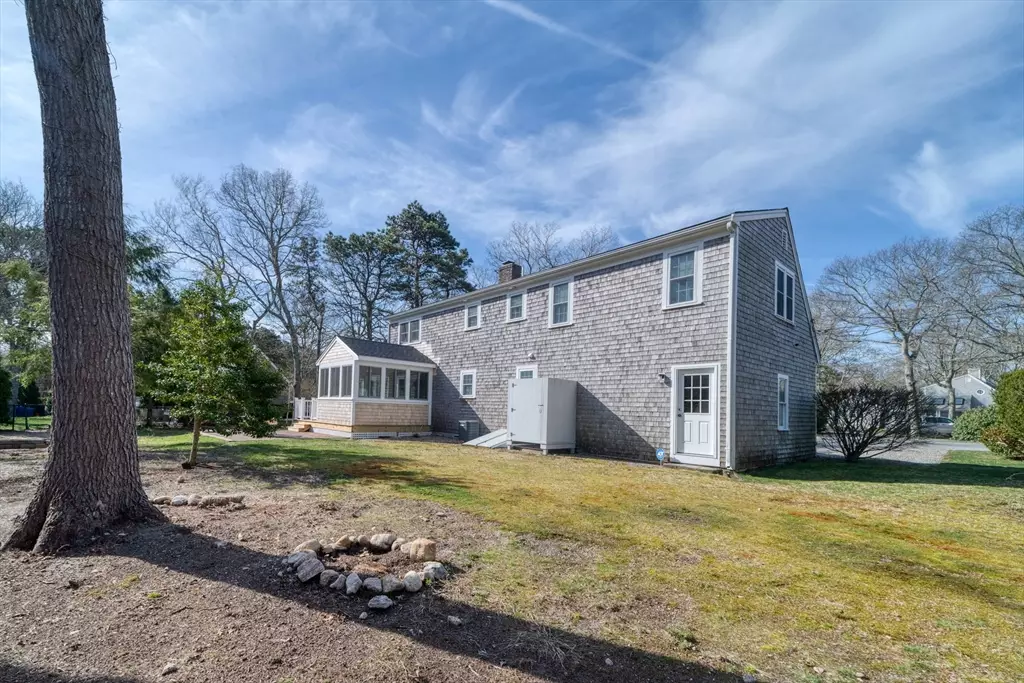 8 Sunny-Wood, Hyannis