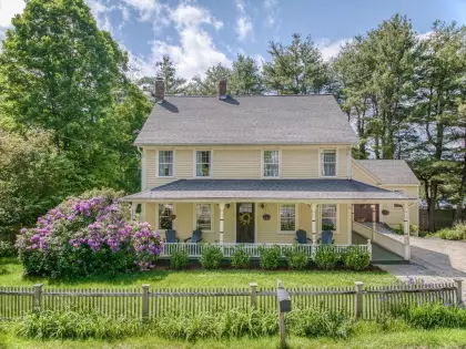 11 Crescent St, Stow, MA 01775