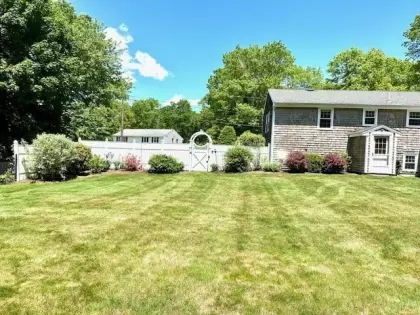 41 Worrall Rd, Plymouth, MA 02360