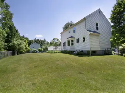 4 White Tail Ln, Mansfield, MA 02048