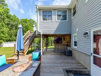 29 Worrall Road, Plymouth, MA 02360