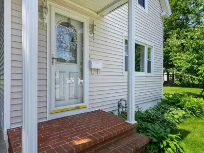 13 Forest Ave, Hudson, MA 01749