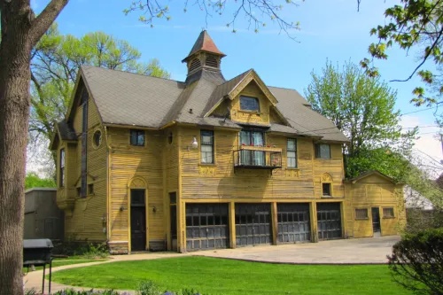 What is a Carriage House? Explore Its Definition, Features and Hidden Benefits
