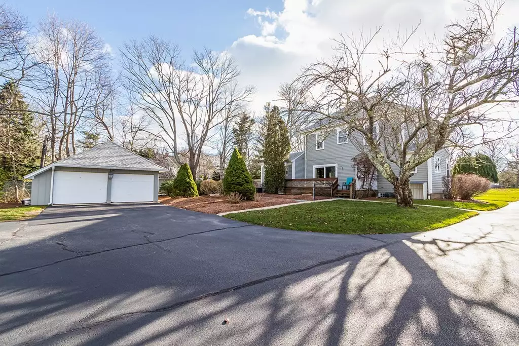 106 Wianno Ave, Osterville