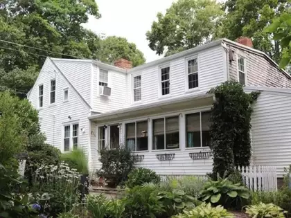28 Cliff Street, Plymouth, MA 02360
