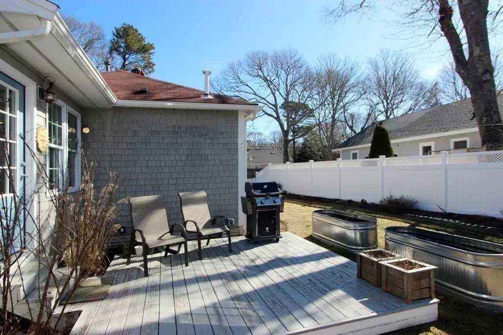 48 Blossom Ave, Osterville