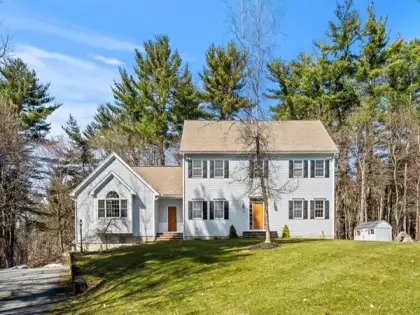110 Duncan Dr, North Andover, MA 01845