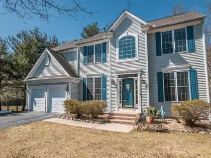 75 Amberville Rd, North Andover, MA 01845