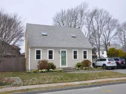 17 Canterberry St, New Bedford, MA 02740