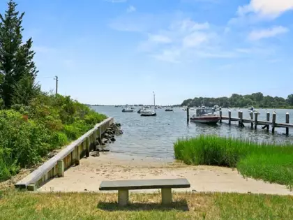 33 Oyster Place Road, Cotuit