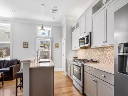 7 Russell St #204, Plymouth, MA 02360
