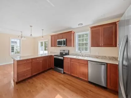18 Stone Gate Dr, Plymouth, MA 02360