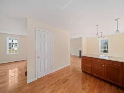 18 Stone Gate Dr, Plymouth, MA 02360