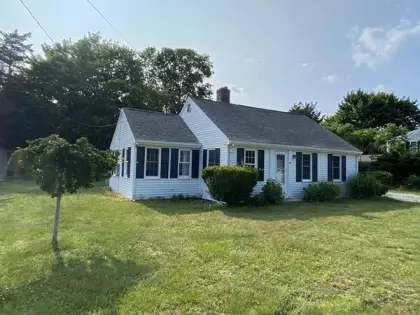 32 Old Meeting House Rd, Falmouth, MA 02536