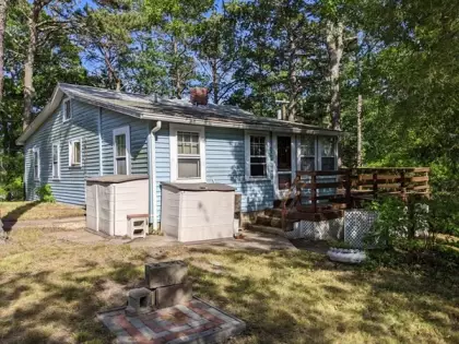 37 Lakeview Rd, Plymouth, MA 02360