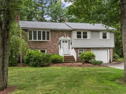 9 Meadowbrook Road, Chelmsford, MA 01863