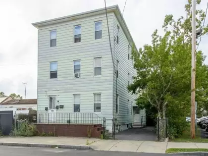 7 Phillips Ave, New Bedford, MA 02746