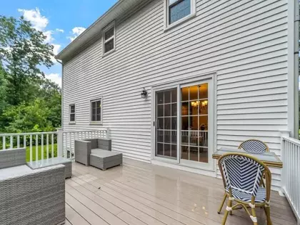 10 Waterford Place, Chelmsford, MA 01863