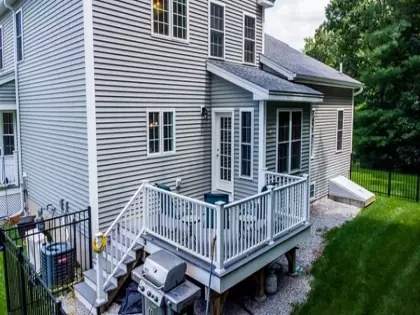 34 Bacon St, Pepperell, MA 01463