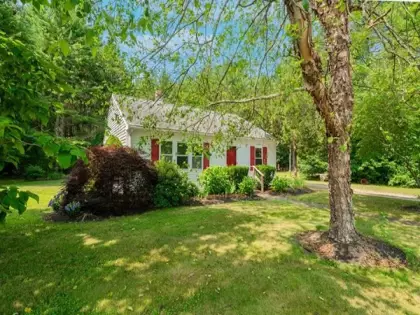 372 Lucy Little Rd, Dartmouth, MA 02747