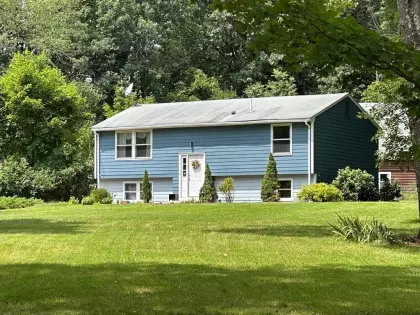 29 Canal St, Pepperell, MA 01463