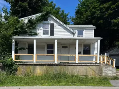 28 Angell St, Mansfield, MA 02048