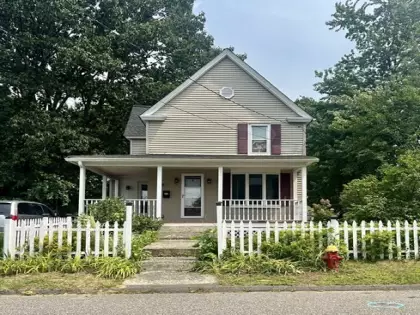 11 Wilfred St, Chicopee, MA 01020