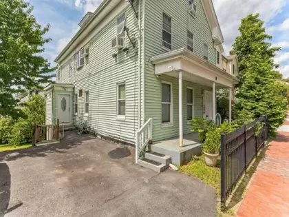 8 Quincy St, Worcester, MA 01609
