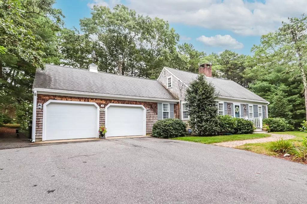 1337 Old Post Road, Cotuit