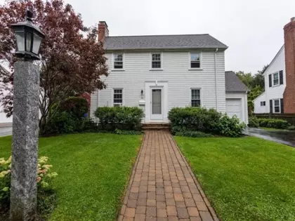 14 Darby St, Worcester, MA 01605