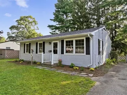 717 Pine Hill Dr, New Bedford, MA 02745