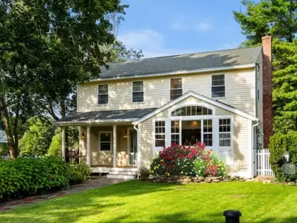 22 Fosters Pond Rd, Andover, MA 01810