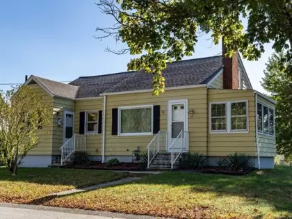 25 Lilac Ave, Somerset, MA 02726