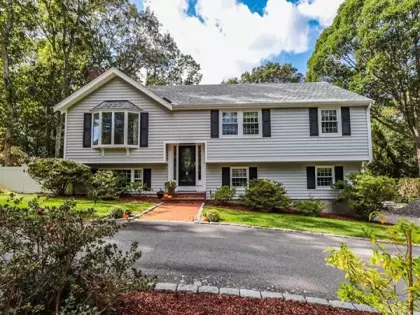 71 Goose Point Rd, Barnstable, MA 02632