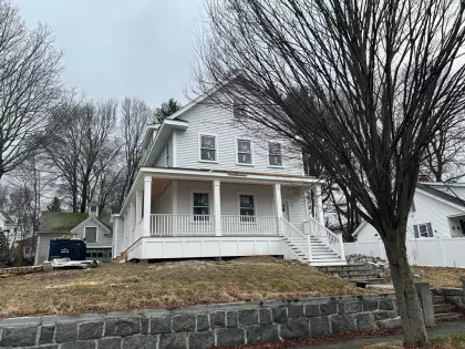 10 Temple St #2, Reading, MA 01867