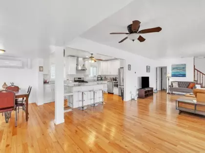 176 W Elm Ave, Quincy, MA 02170