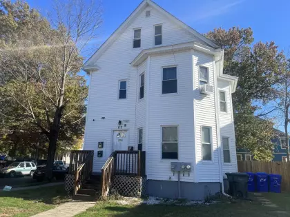 63 Beaumont St, Springfield, MA 01108