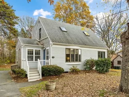 714 Crowell Rd, Chatham, MA 02650