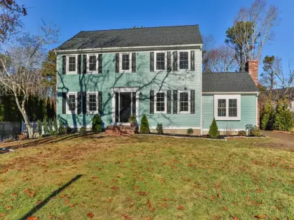 37 Noreast Dr, Bourne, MA 02562